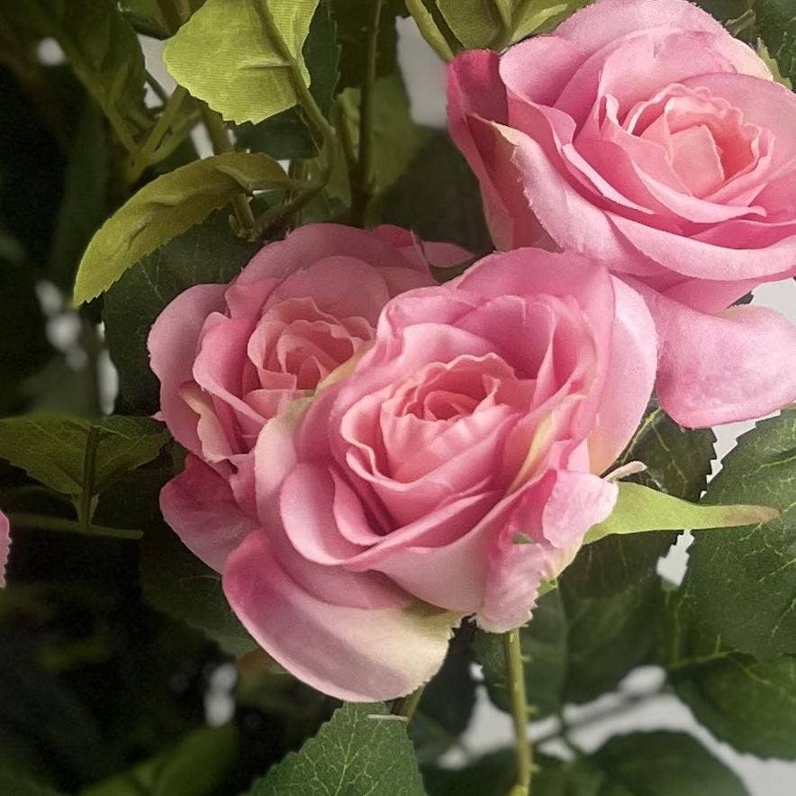 Künstlicher Rosenstrauch Rosa – 60 cm | Premium Seidenblüten