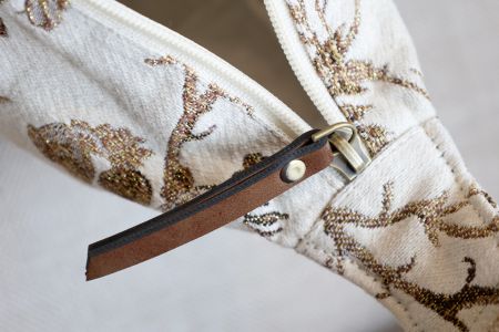 Anniversary Gürteltasche Creme & Gold – Chic Antique Limited Edition