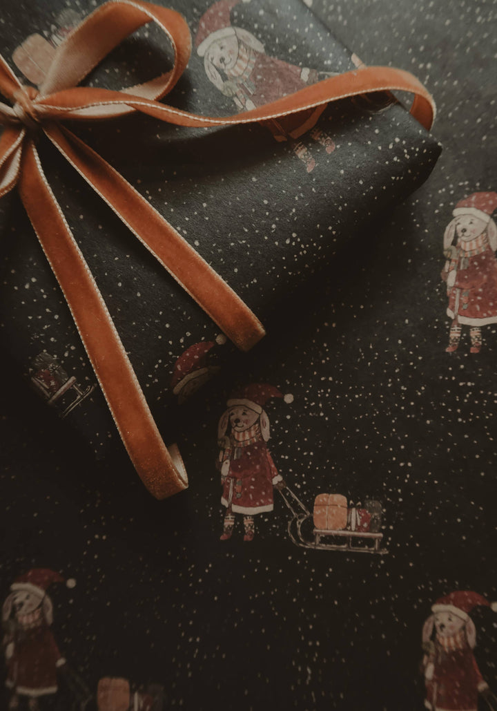 Kraft-Geschenkpapier „Hase mit Schlitten“