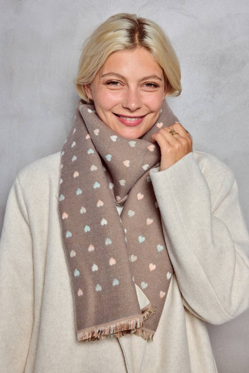 Wendbarer Wollschal Herzmotiv – Elegantes Winteraccessoire