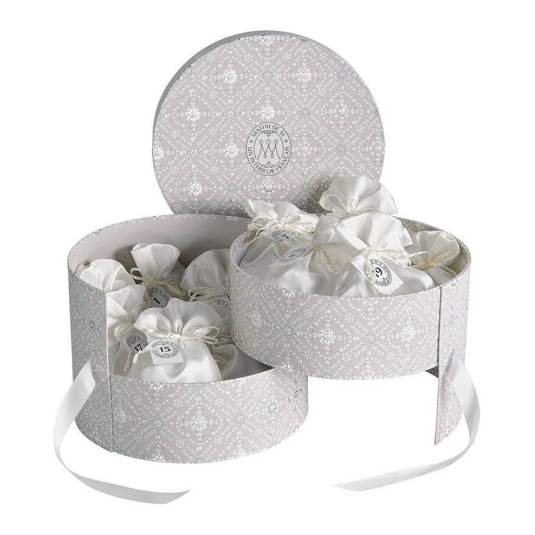 Mathilde M. Adventskalender „Fête Nacrée“ – Duftende Überraschungen in Schmuckbox