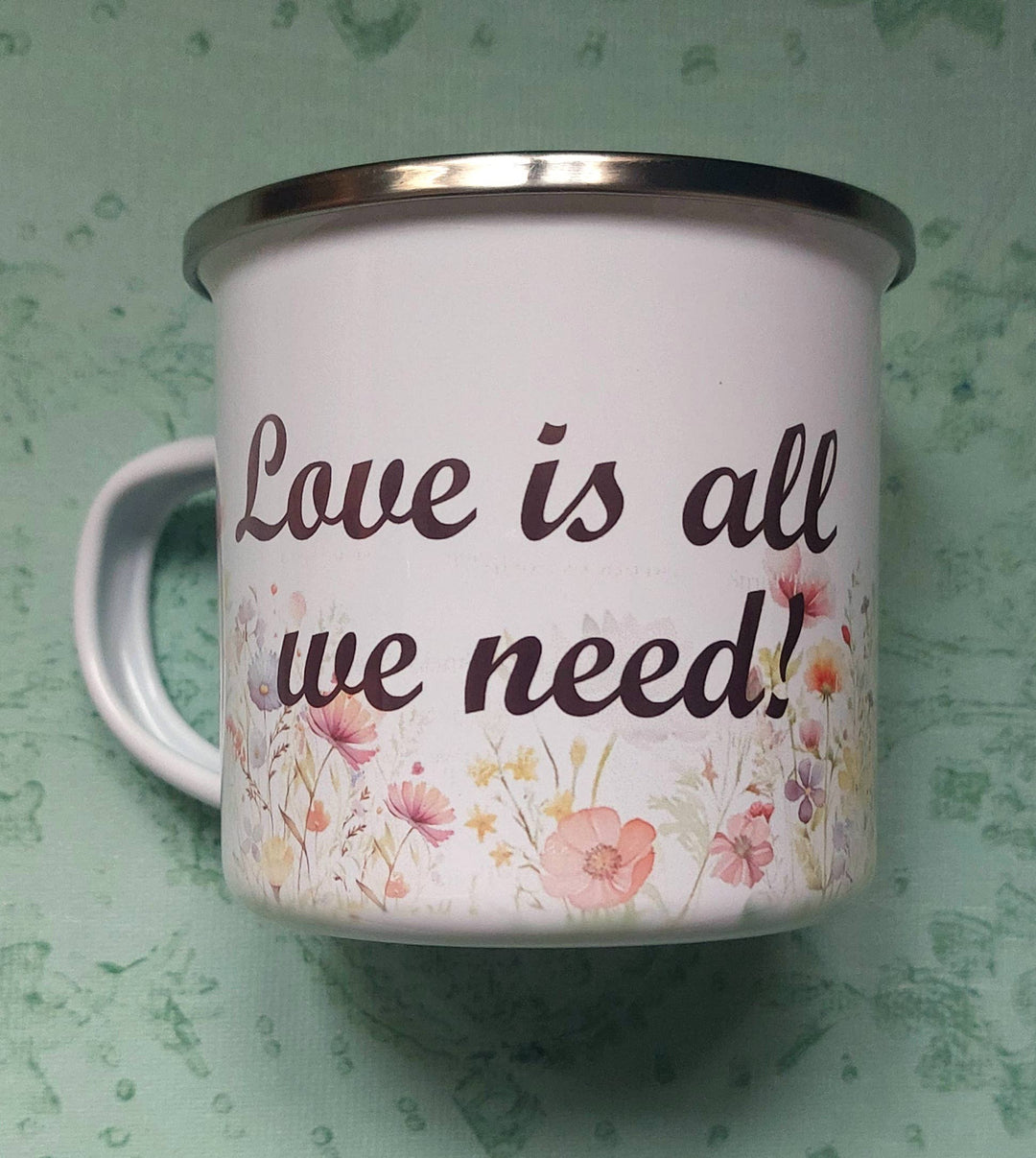 Emaille Tasse - LOVE IS ALL WE NEED