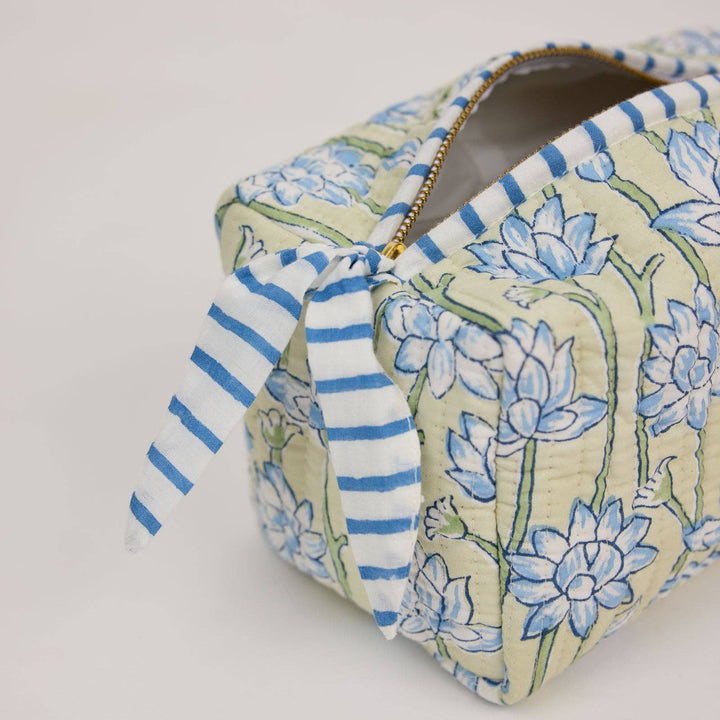 Kulturbeutel - Lotus Indigo aus Bio-Baumwolle